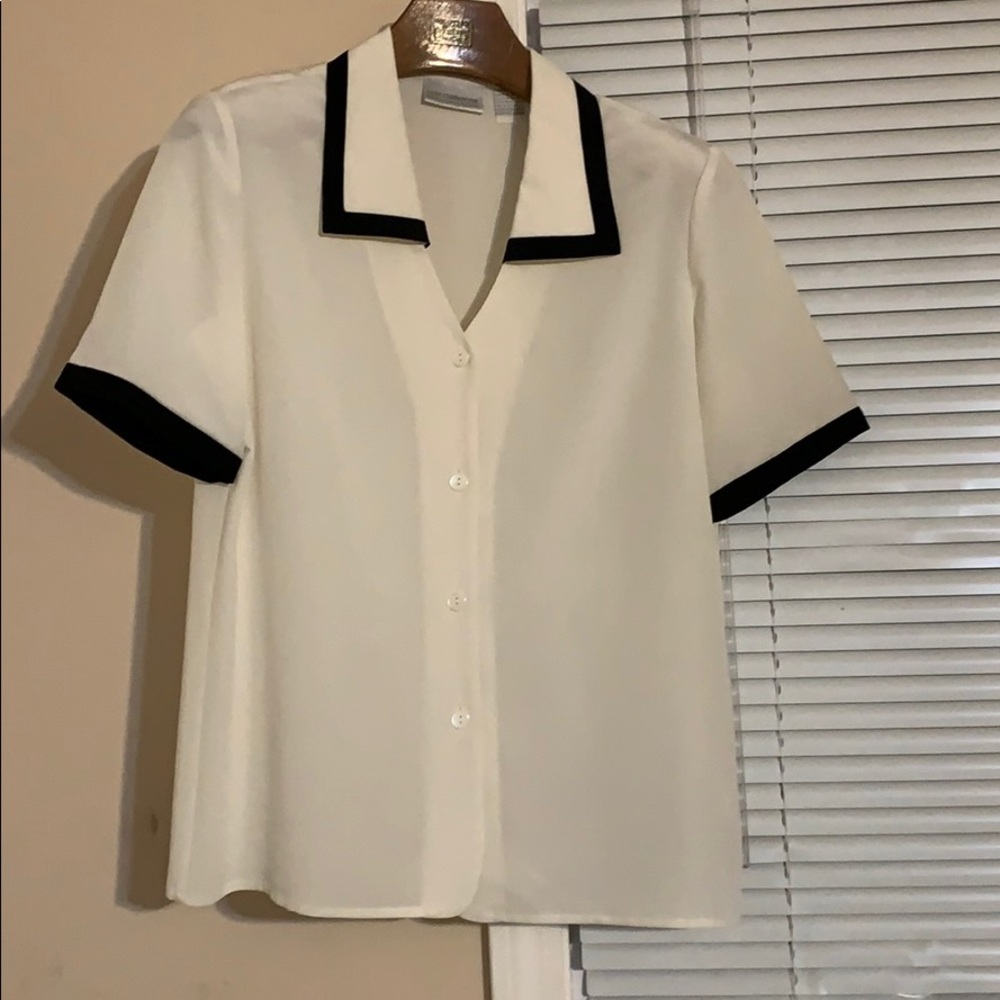Short sleeve blouse size 10 Liz Claiborne